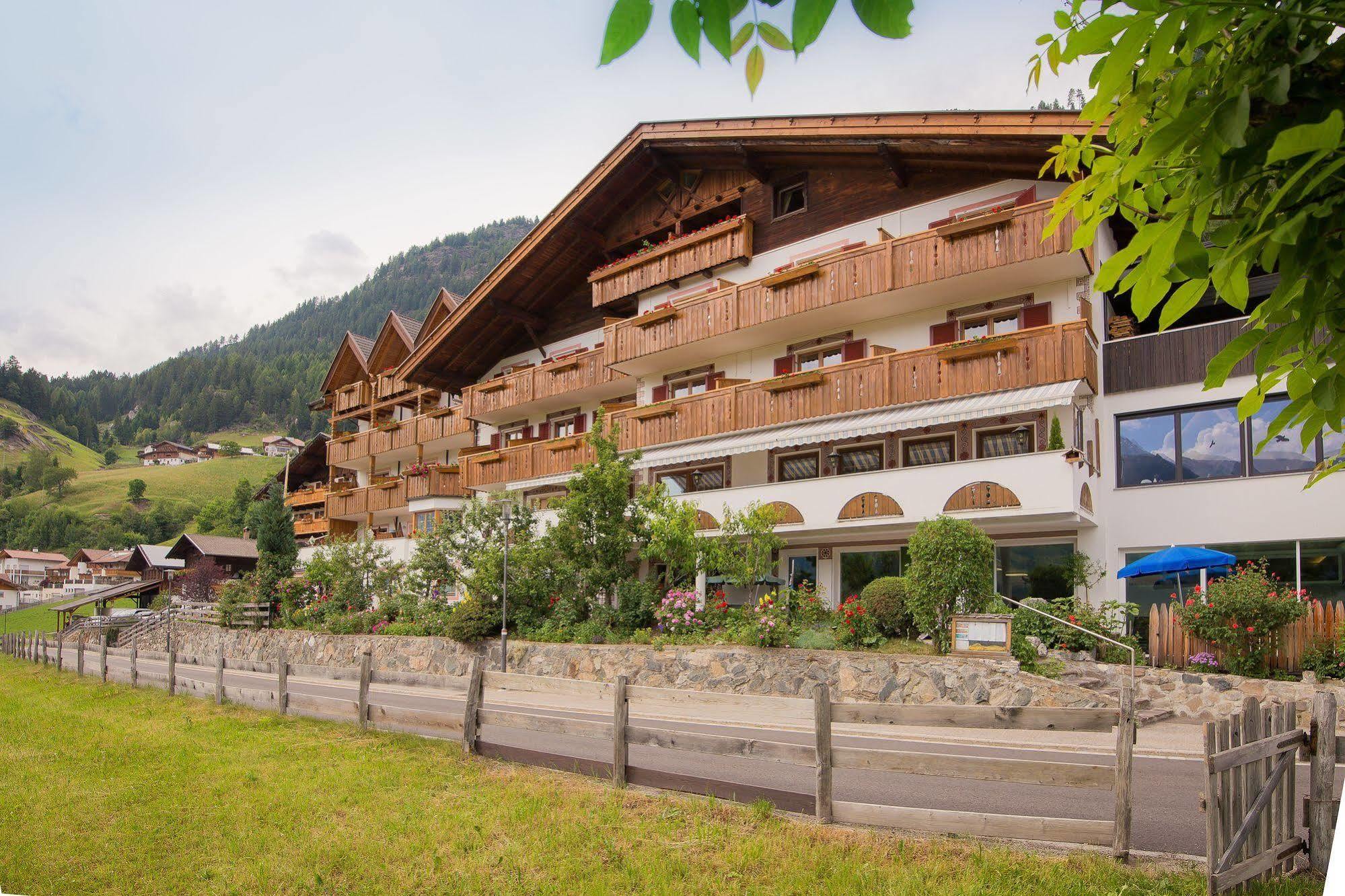 Hotel Alpenland Moso Kültér fotó